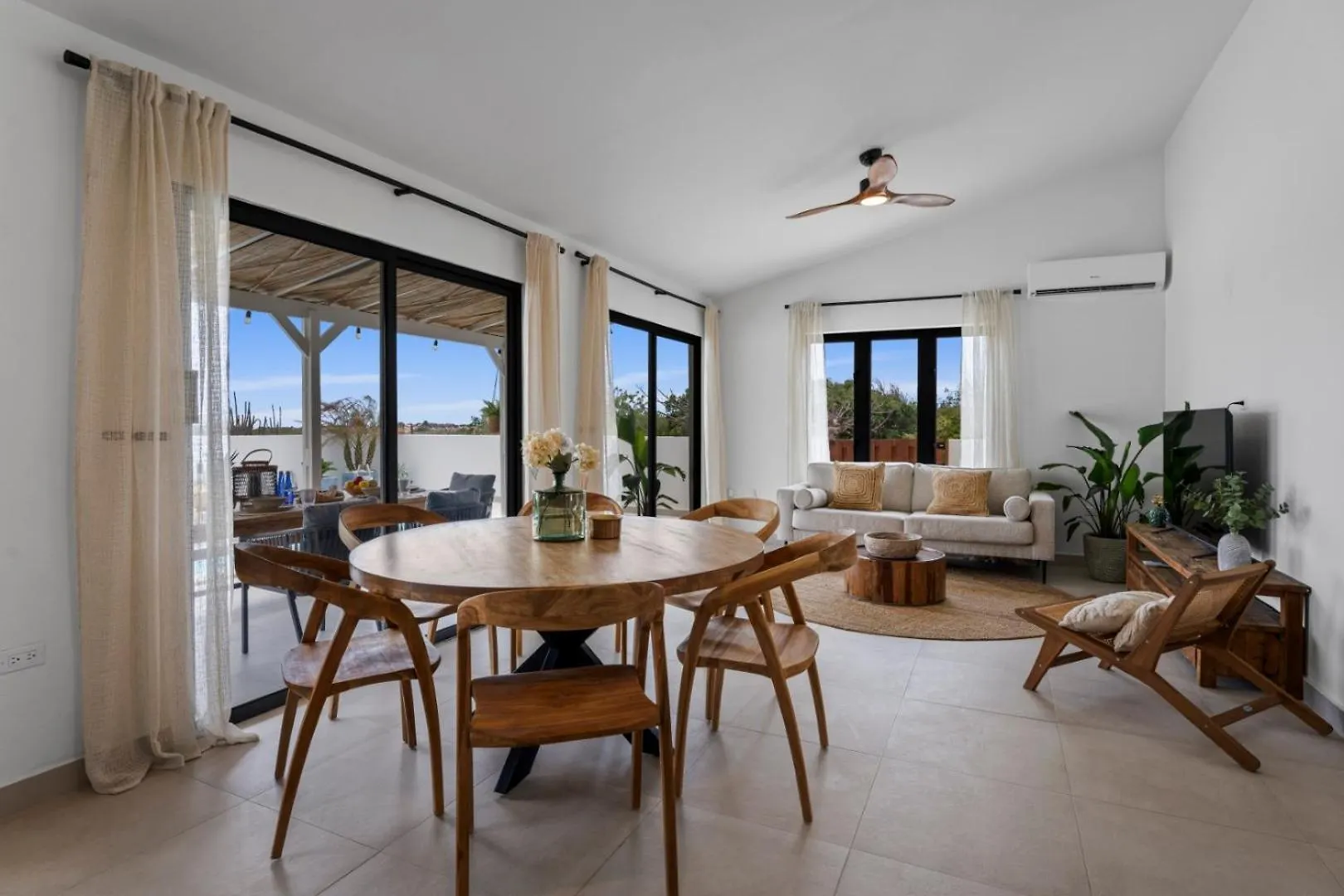 New Villa Jaburibari Paradera